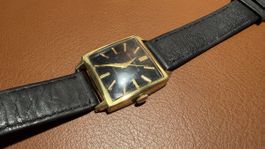Montre Seiko Harmony carrée dorée 26mm