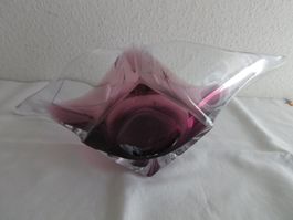 Schöne zweifarbige Schale