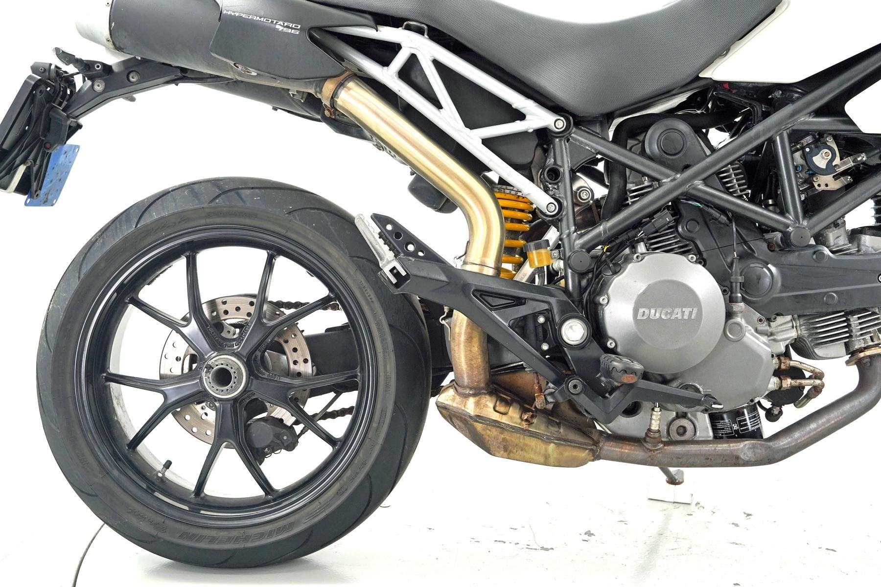 Ducati Strasse: Ducati Hypermotard 796 – Gebraucht aus Winterthur von MCW 6
