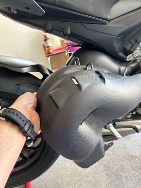 Toutes les pièces détachées moto: Karbon Krümmer Abdeckung Ducati V4 – Neuf (Voir description) à Degersheim par martins2r 1