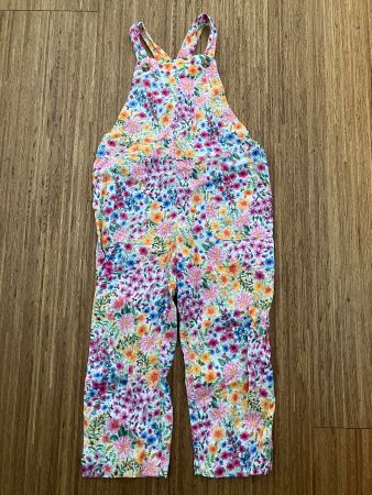Blumen-Latzhose, Gr. 110, ideal für den Frühling💐🌸🌼 ...