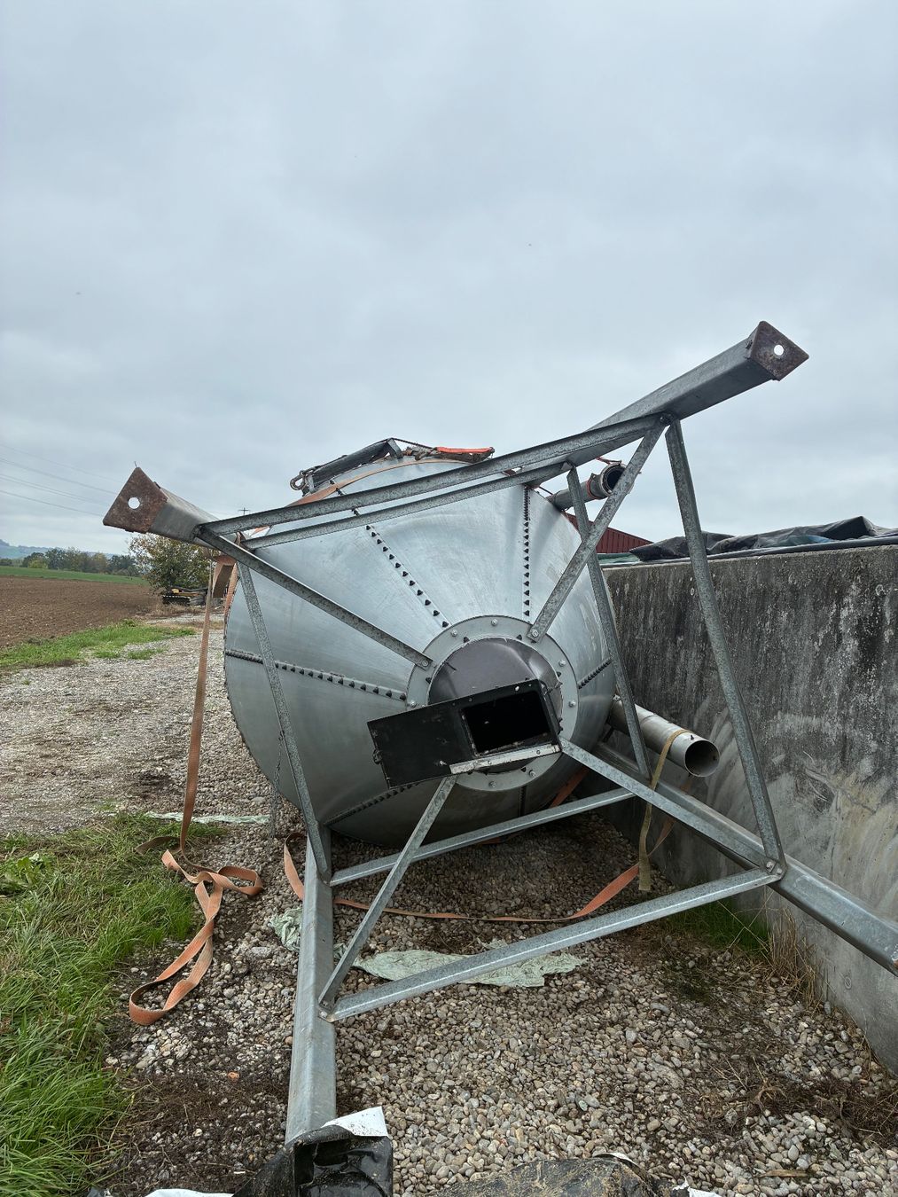 Nourriture: Futtersilo Metall gebraucht – D'occasion à Hallwil par Gugger013 2