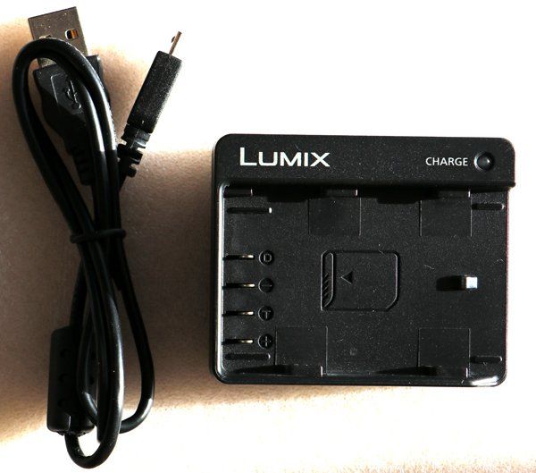 Panasonic Sonstiges Zubehör: Panasonic Akku Ladegerät – Gebraucht aus Aristau von Gola 3