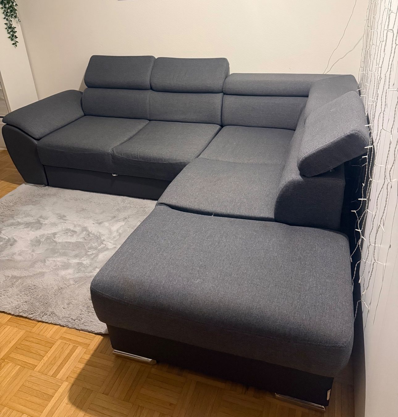 Divani: Graues Ecksofa mit Schlaffunktion - Top Zustand! – Usato da Sevelen venduto da jla_t7rv 1