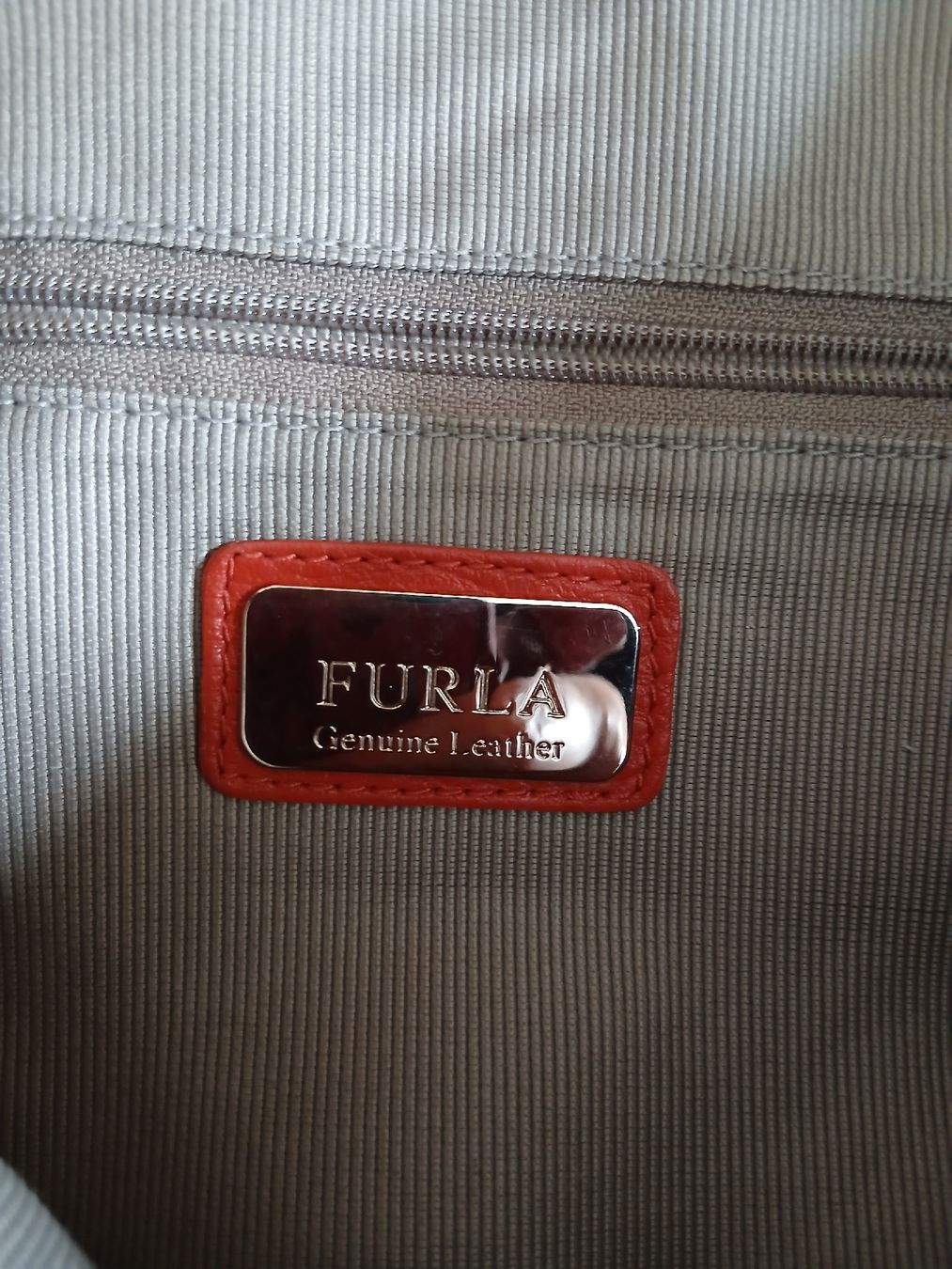 Furla Borse da donna: Furla Red Leather Bag Larger Size – Nuovo (secondo la descrizione) da Wil SG venduto da tre_g2l7 5