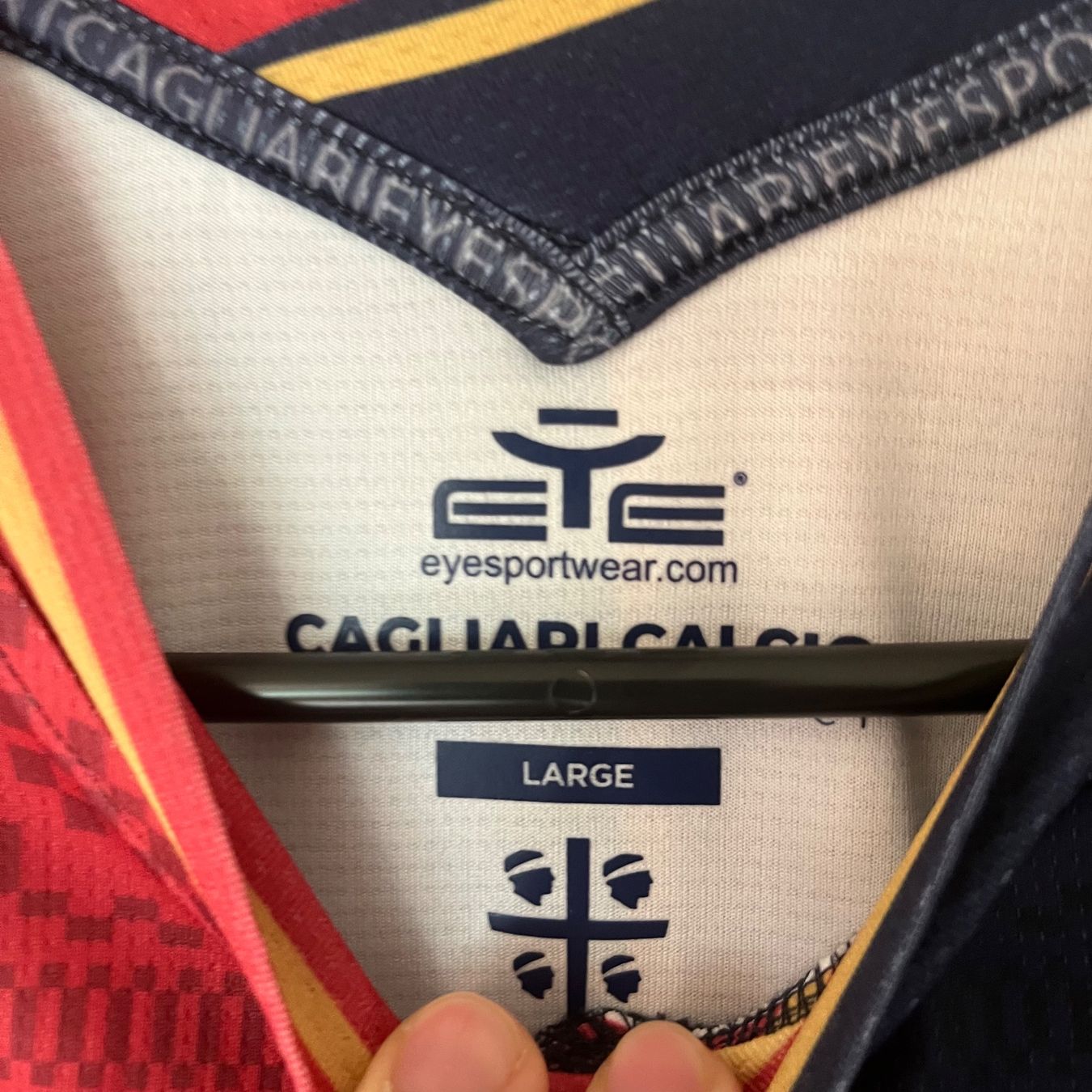 Adidas Canottiere & Pantaloni: Cagliari Calcio Trikot EYE – Usato da Winterthur venduto da LaBodega 4