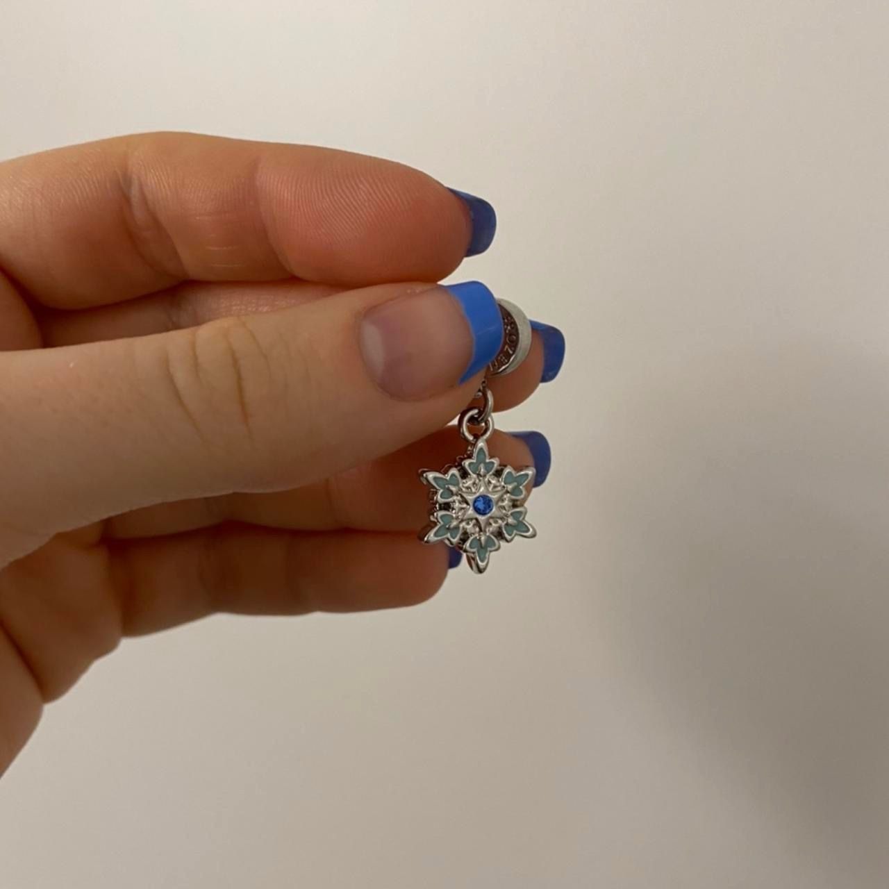 Disney Anhänger: Snowflake Pendant 'Frozen' from Disney – Neu (gemäss Beschreibung) aus Zug von Lele0102