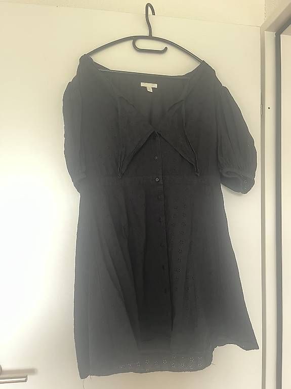 Robes: Kleid Schwarz mit Ballonärmel – D'occasion à Zürich par dal_ym7n 3