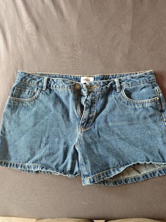 Damen Jeans Shorts ONLY Grösse 30 guter Zustand