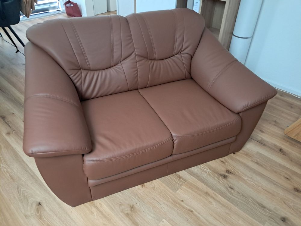 Ledercouch rot-braun, nie benutzt (Neu (gemäss Beschreibung)) in für ...