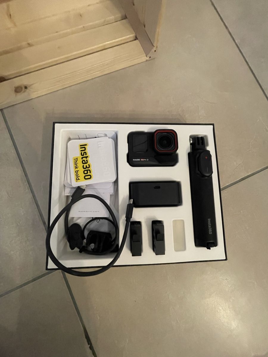 Insta360 Camcorder: Caméra action Insta360 Ace Pro 2 Creator Bundle neuf – Neu und originalverpackt aus Courtételle von chl_kj2l 1