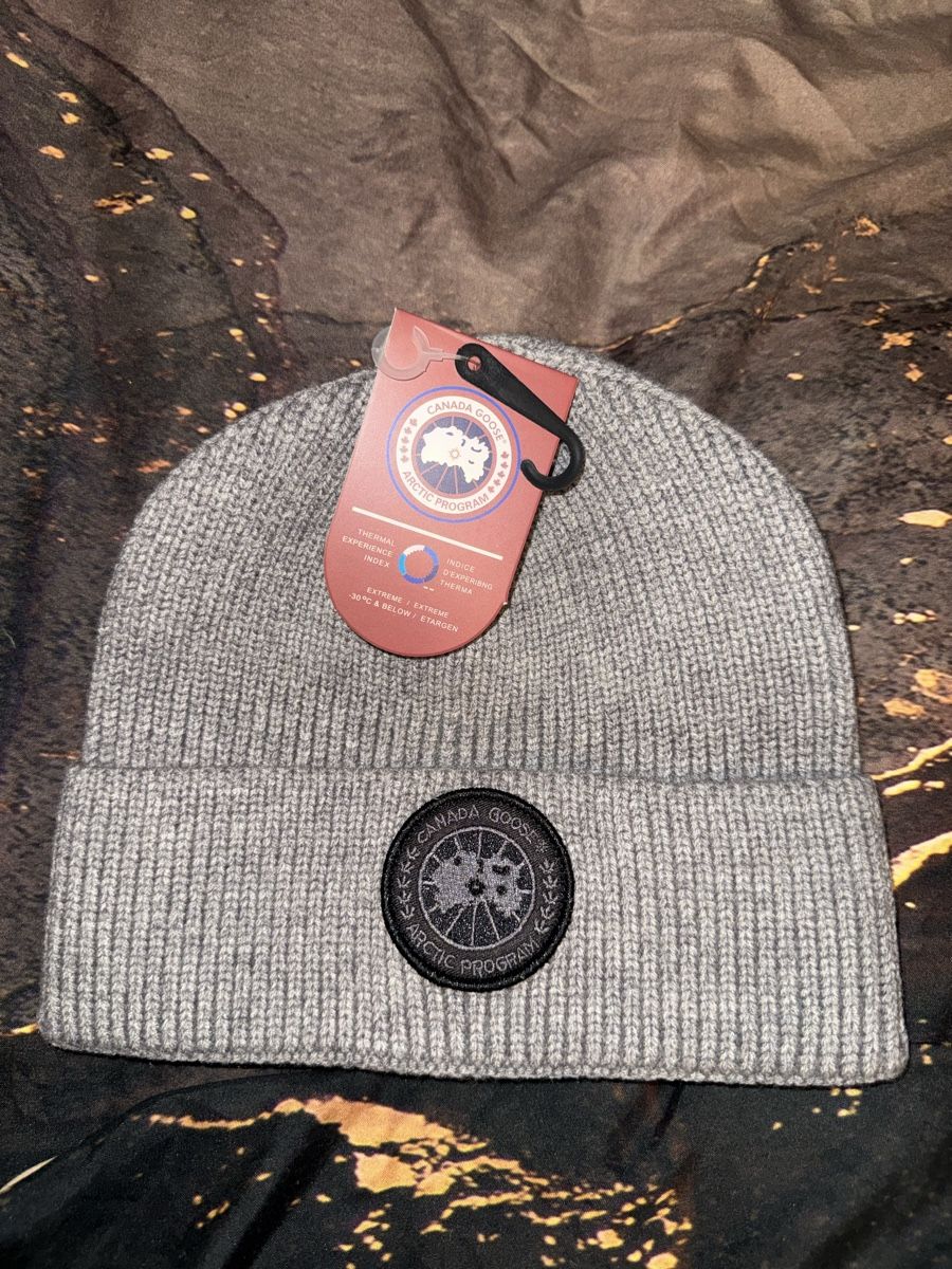 Canada Goose Copricapi, berretti & cappellini: Grey Goose Mütze – Nuovo (secondo la descrizione) da Wetzikon ZH venduto da shey7