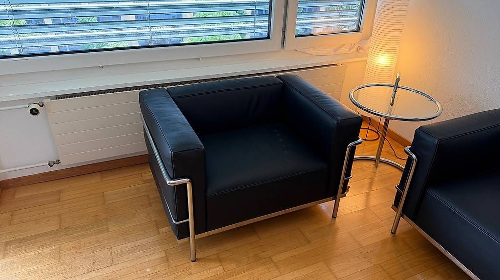 Sessel: Cassina LC3 Sessel & Sofa + ClassiCon Table – Gebraucht aus Zug von tho_b78v 3