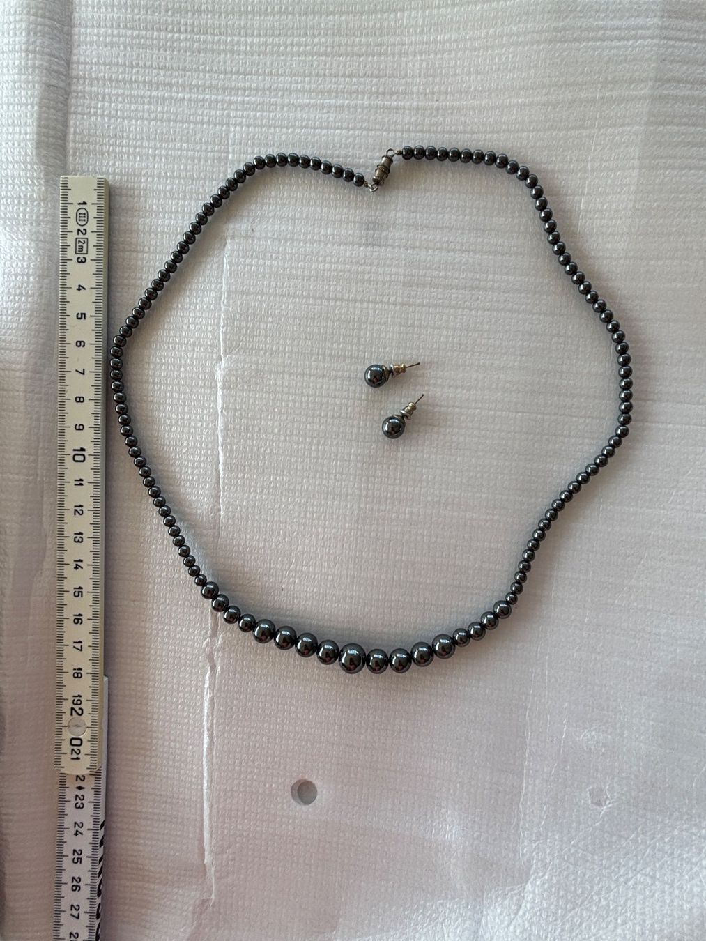 Catenine: Collier de perles anthracite + boucles d'oreilles vintage – Usato da Bassecourt venduto da keenfind