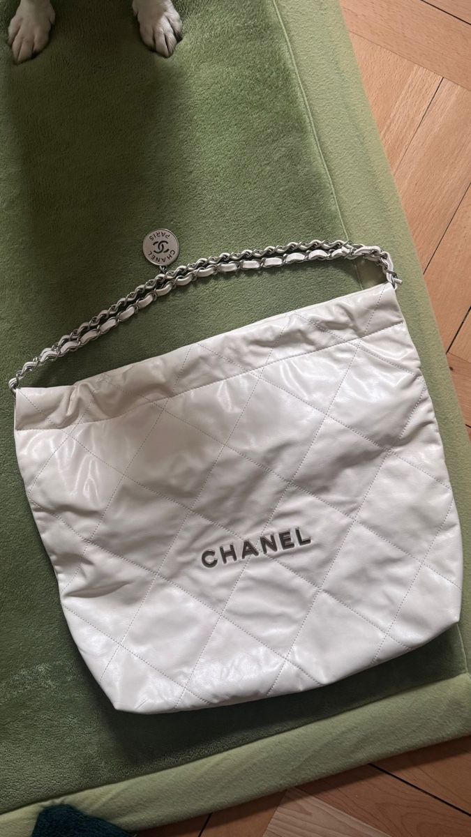 Chanel Borse da donna: Chanel 22 white medium bag – Usato da Genève venduto da val_5jbf 1