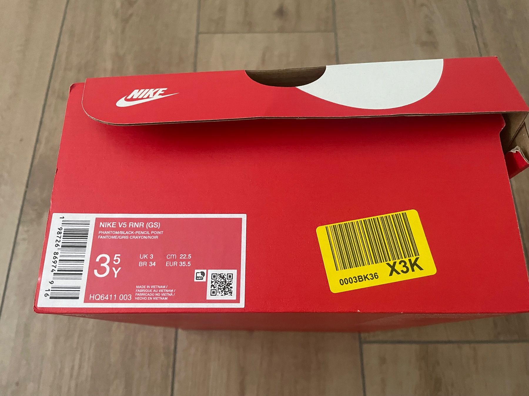 Nike Schuhe für Jungen: Nike Turnschuhe Gr. 35.5 NEU – Neu und originalverpackt aus Waltenschwil von hansnine 5