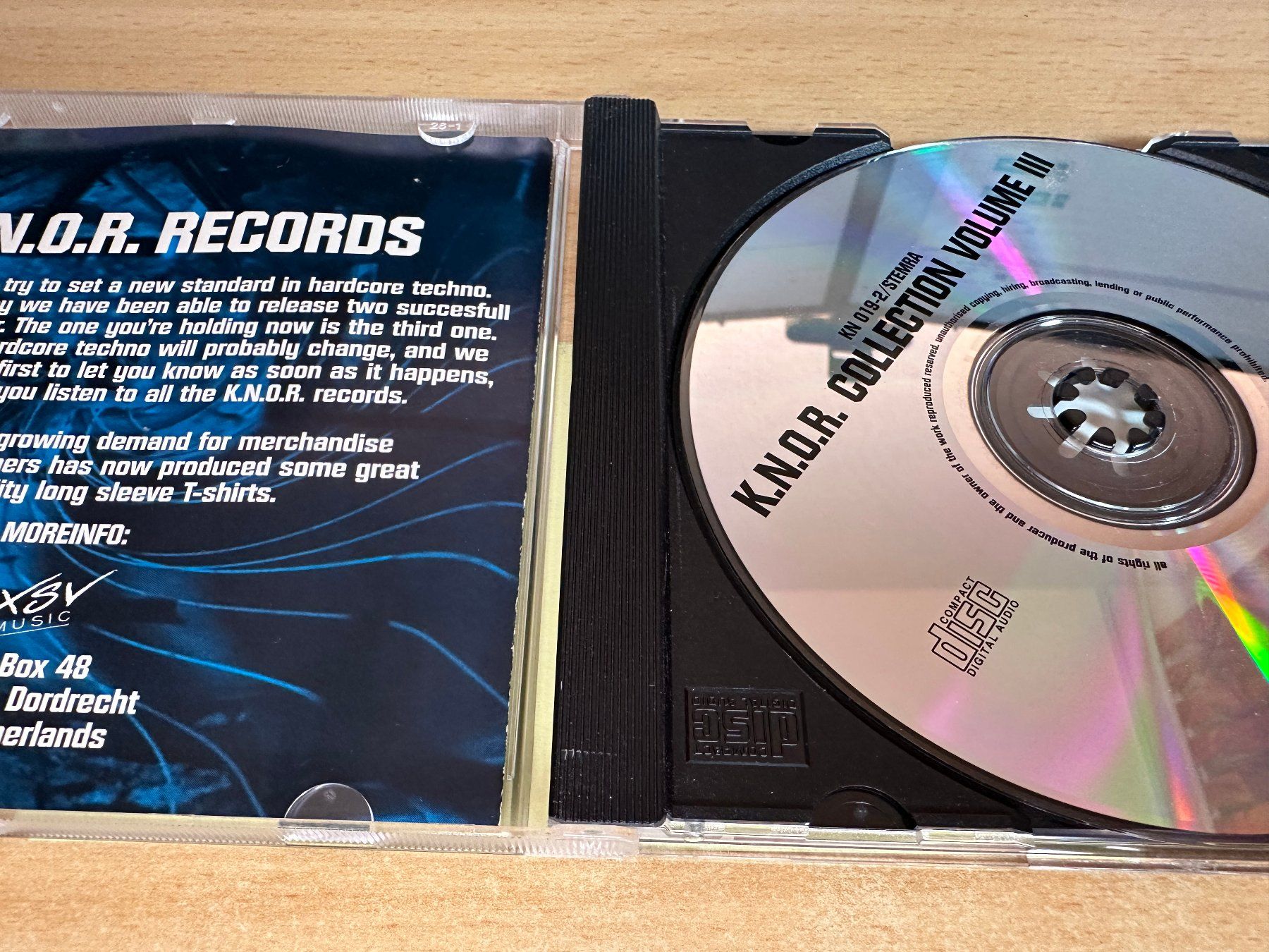 CD: Various – K.N.O.R. Collection Volume III – Usato da Rikon im Tösstal venduto da Alpenmutz 2