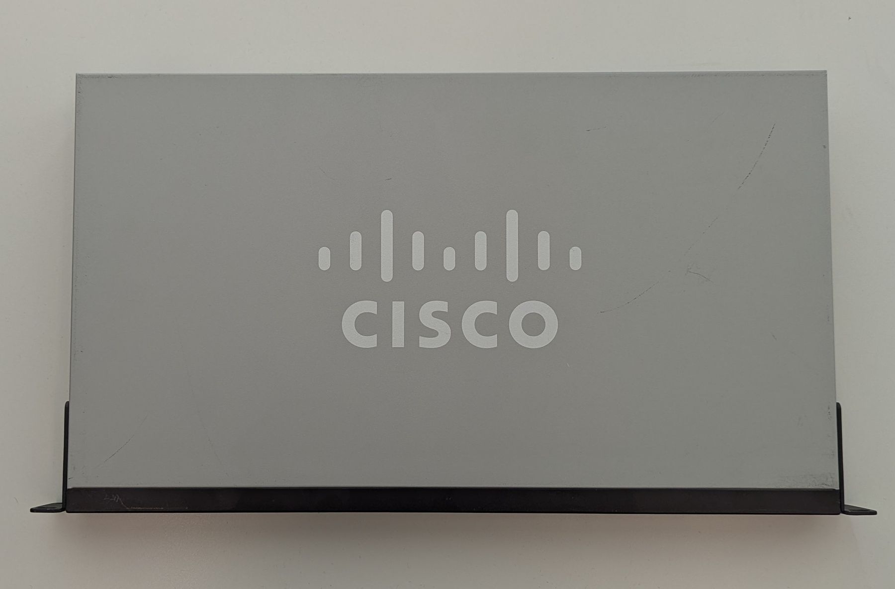 Cisco Hub & Switch: Cisco SG350-28MP Ethernet Switch – Usato da Zürich venduto da pointedarch 3