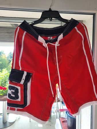 Rote Badeshorts Gr. M, sportlich, mit Taschen