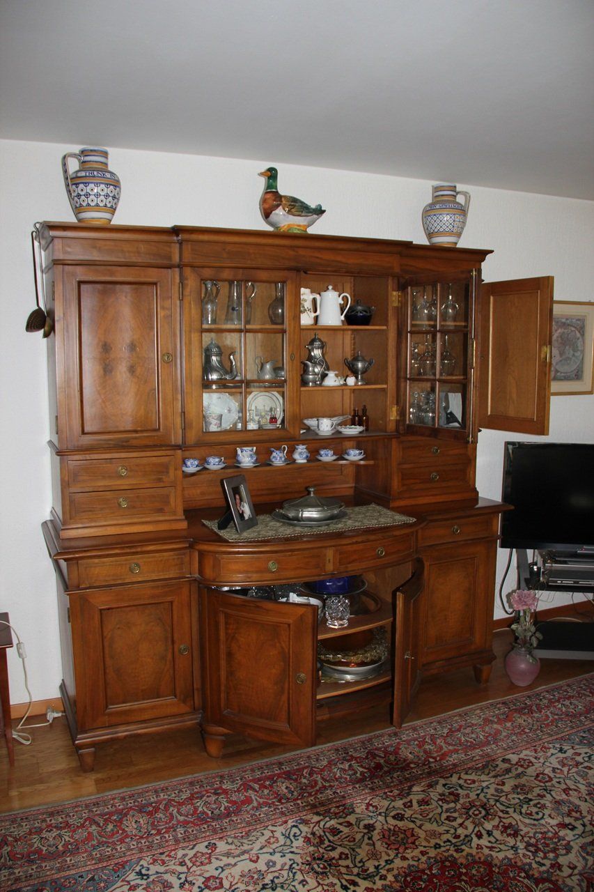 Credenze: Antikes Buffet aus Nussbaum 1920 – Usato da Thun venduto da Unitho 2