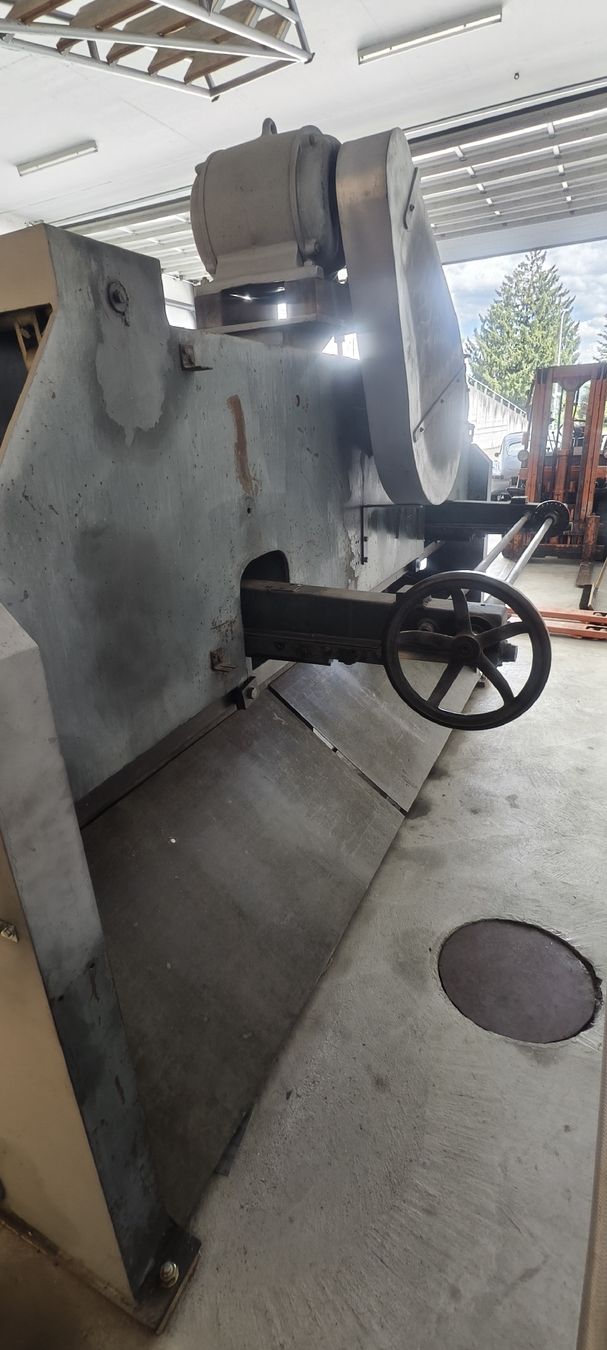 Tutte le macchine: Schlagschere, Blechschere, bis 5mm Stahl, Nobs & Co. Thune – Usato da Gontenschwil venduto da Nick760 4