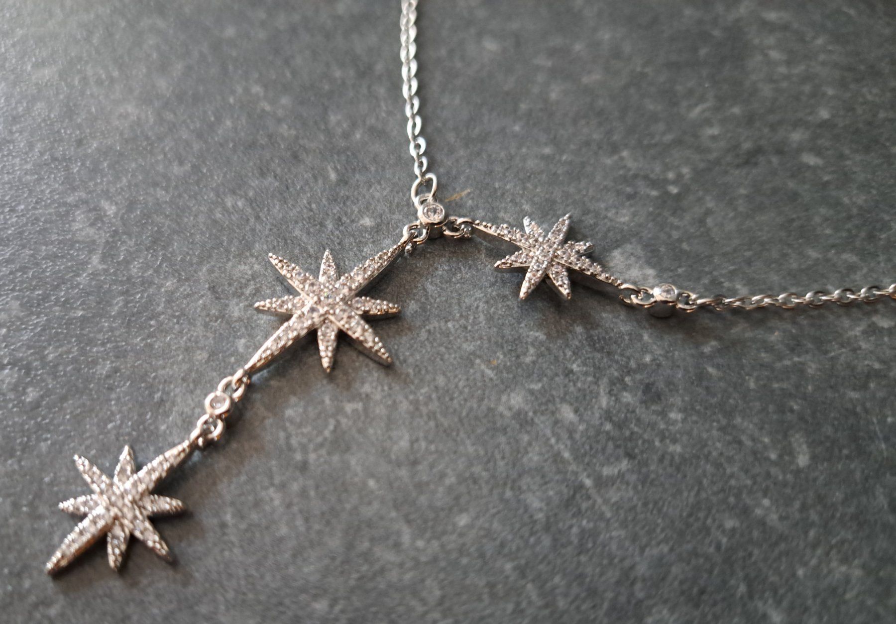 Catenine: Collier avec pendentif étoiles en cristal – Nuovo e nell'imballaggio originale da St-Imier venduto da supernova21 2