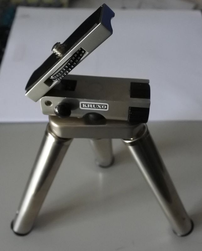 Treppiedi & Teste: Kamera-Stativ – Nuovo (secondo la descrizione) da Worblaufen venduto da Andromedas 5