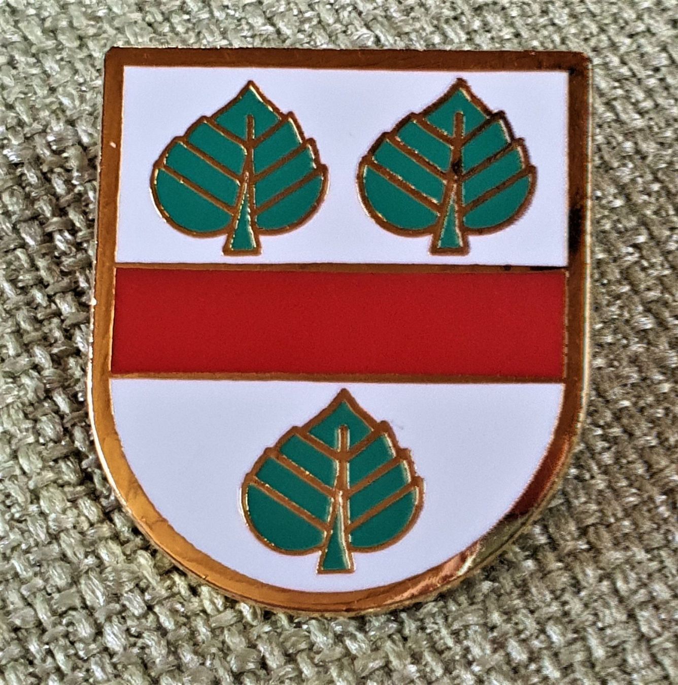 Placchette & Badge: B626 - Pin Schweiz Gemeindewappen - Kirchlindach – Usato da Reinach BL venduto da Boston-Verkauf