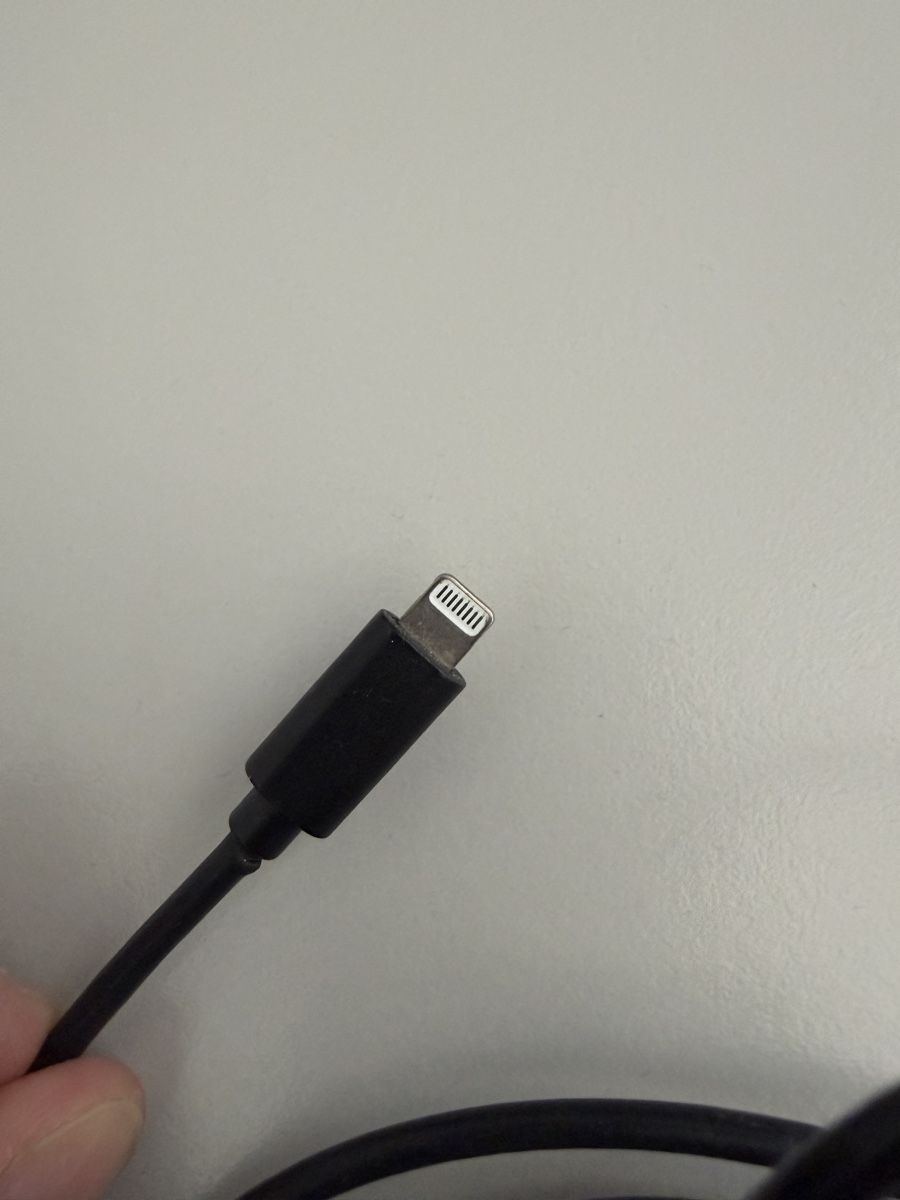 Kabel: Ladekabel Lightning auf USB schwarz gebraucht – Gebraucht aus Hermetschwil-Staff von JamesonAnderson 1