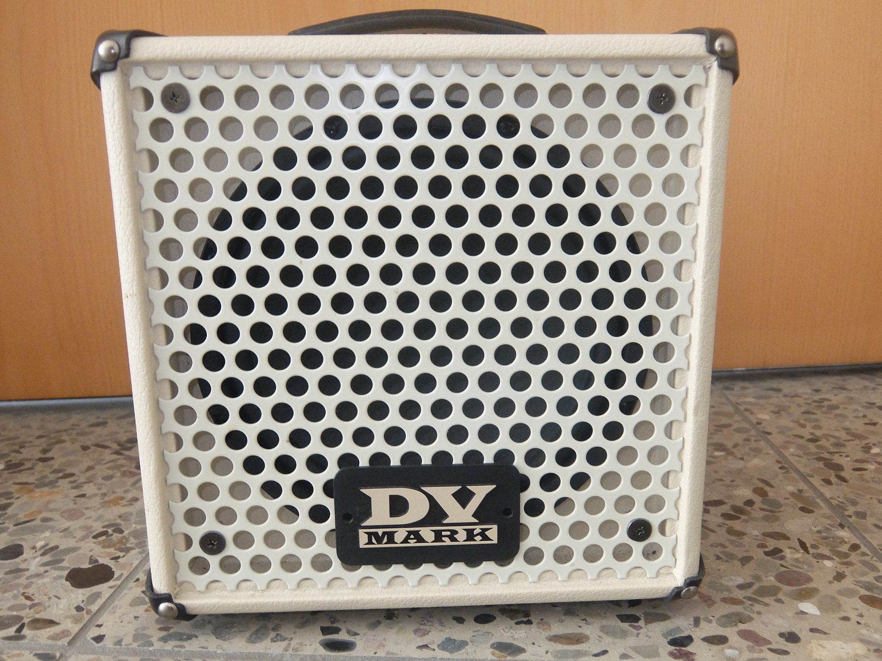 DV Mark Verstärker: DV-Mark Little Jazz Guitar Combo Amp – Gebraucht aus Basel von Elektronik_Markt 2