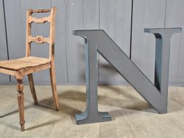 XL Leuchtbuchstabe N / Z Vintage Leuchtreklame grau