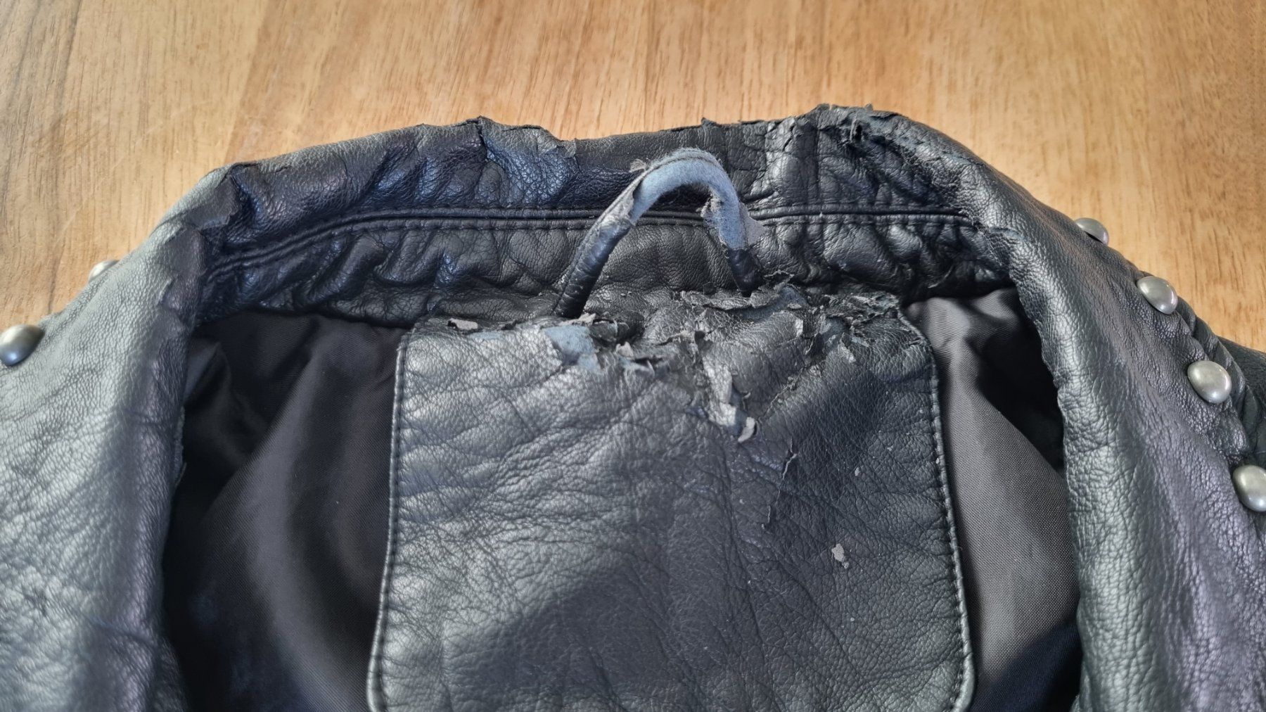 Vestes: Bestickte Kunstlederjacke – D'occasion à Dättlikon par and_67qh 2