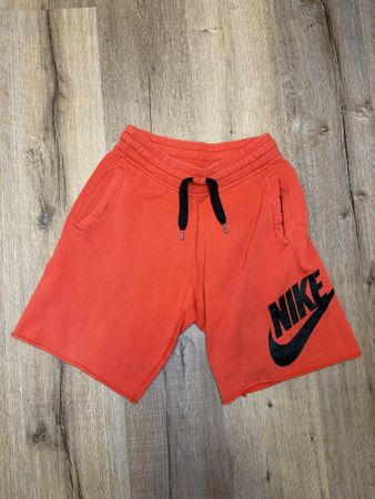 Nike Shorts, Grösse S, Rot, Neuwertig für den Sommer!