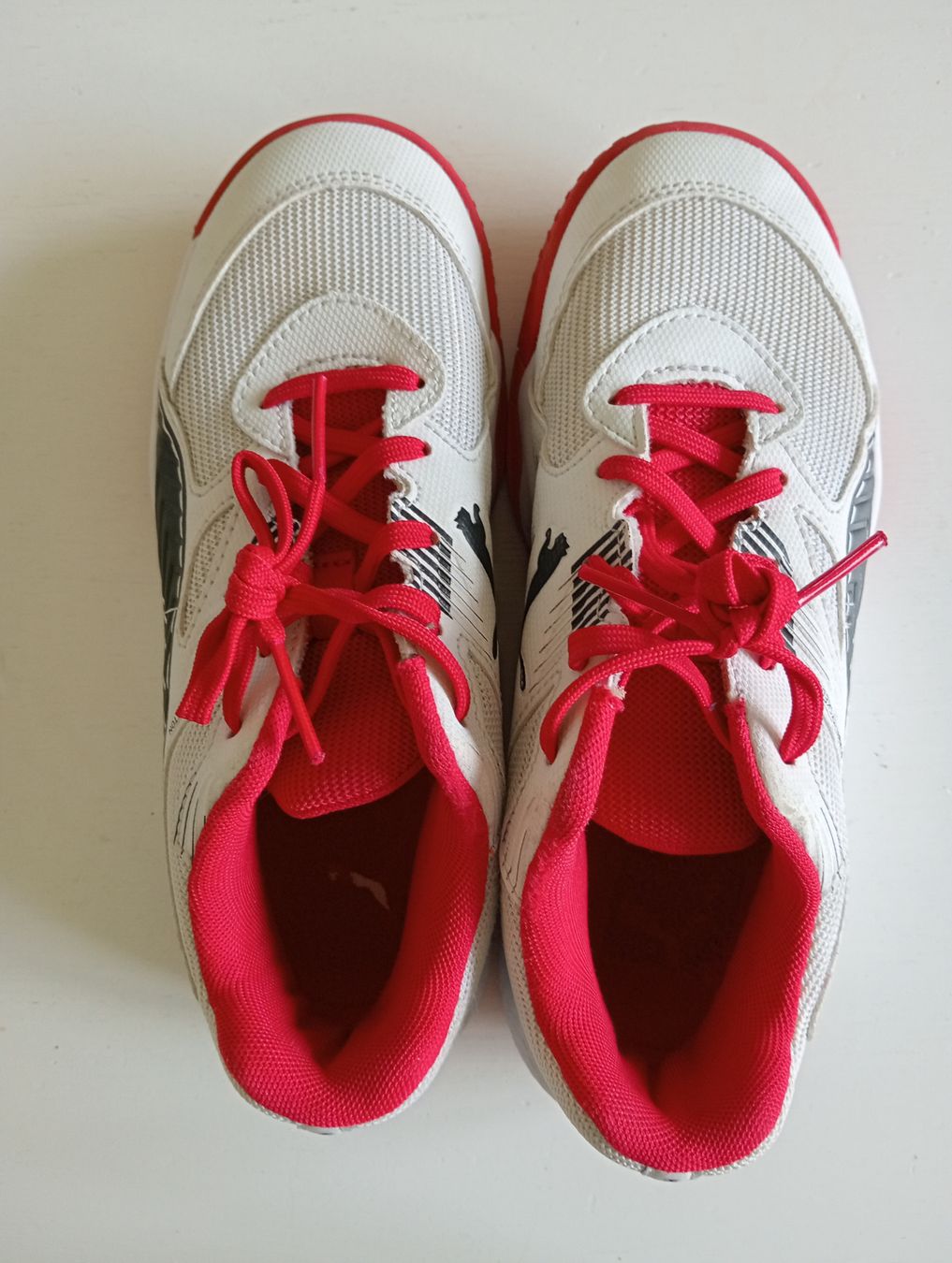 Puma Chaussures hommes: Puma Schuhe Gr 35 Weiß und Rot – D'occasion à Allschwil par Evgeniia78 2