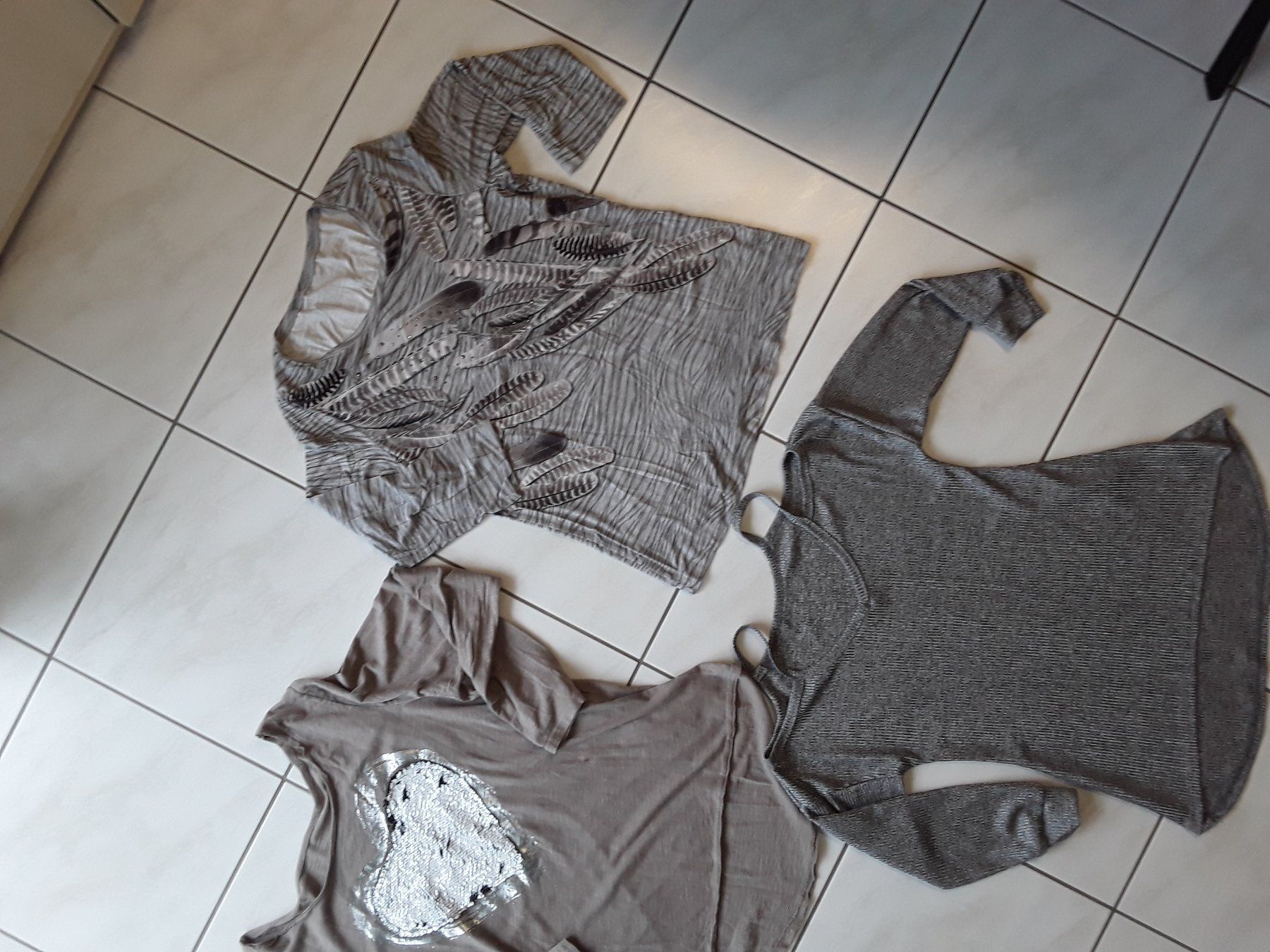 Pullover & Sweatshirts: 3 STK SHIRT (FU SHI S/M – Gebraucht aus Heimberg von Samprof