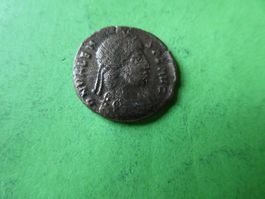 uralte Bronzemünze  17 mm     2.38  g
