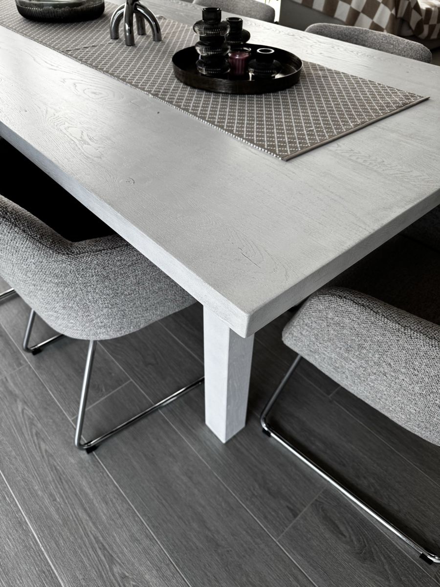 Tables: Micasa LEONE Esstisch Eiche – D'occasion à Gossau ZH par mar_q7h6 1