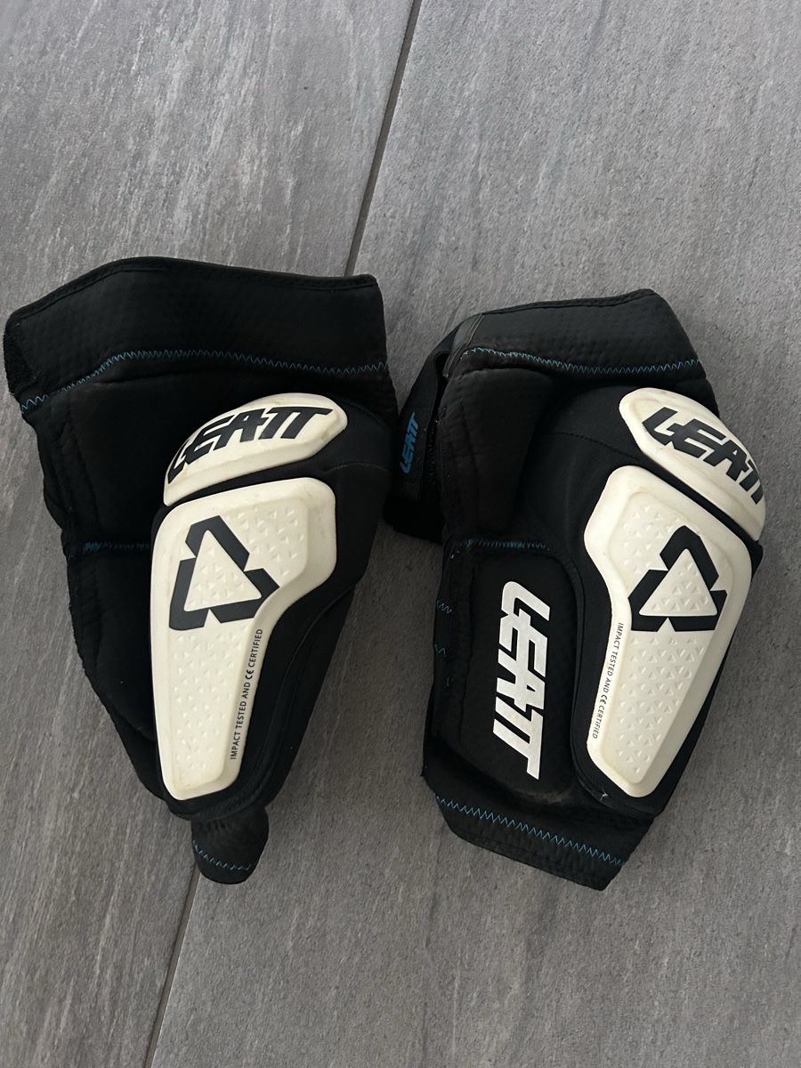 Leatt Protezioni & Imbottiture: Leatt Knieschoner L/XL – Usato da Merenschwand venduto da ___niggi___