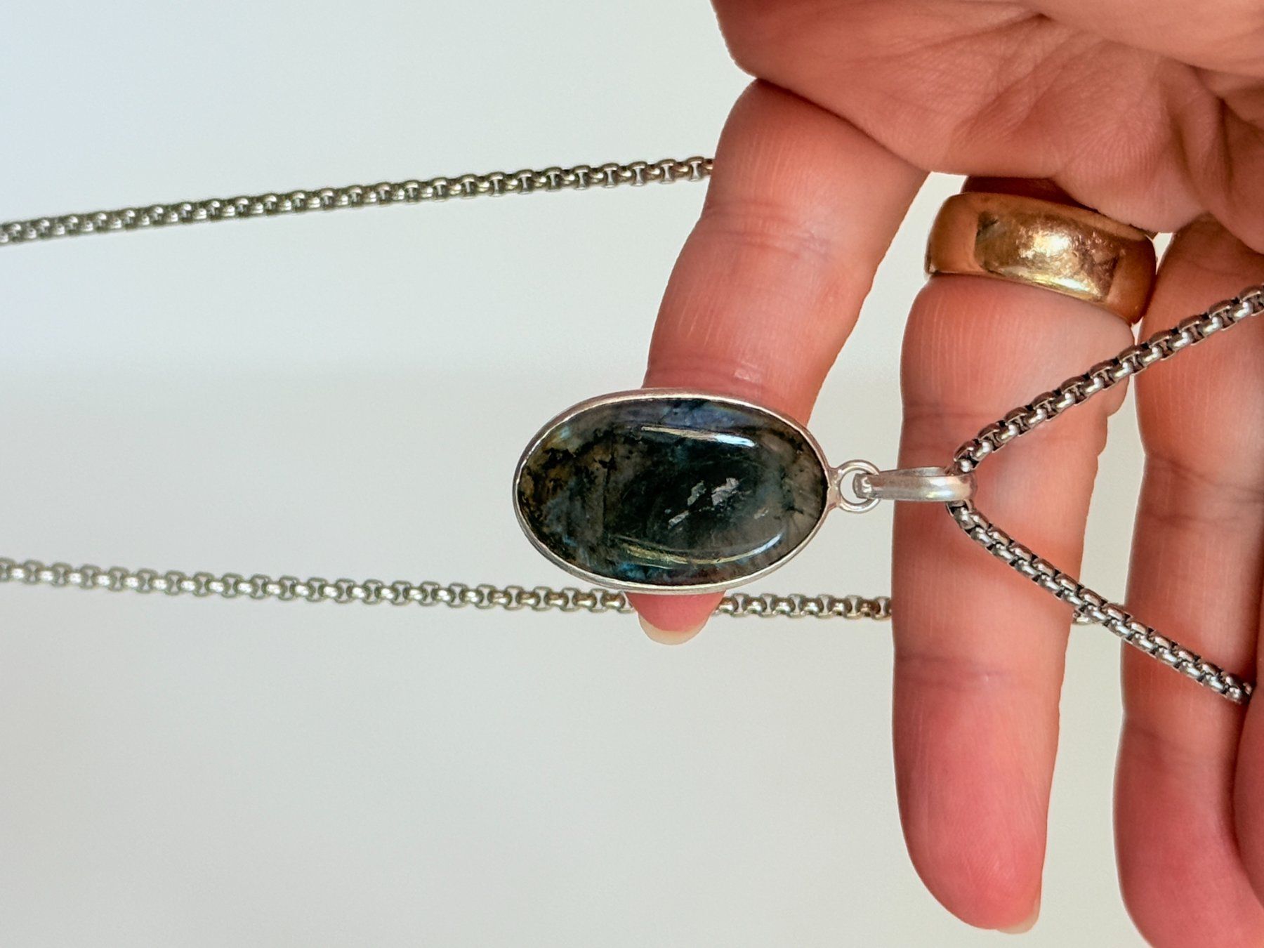 Ketten: Pendentif Labradorite avec chaîne neuf – Neu und originalverpackt aus Genève von AGBERG 5