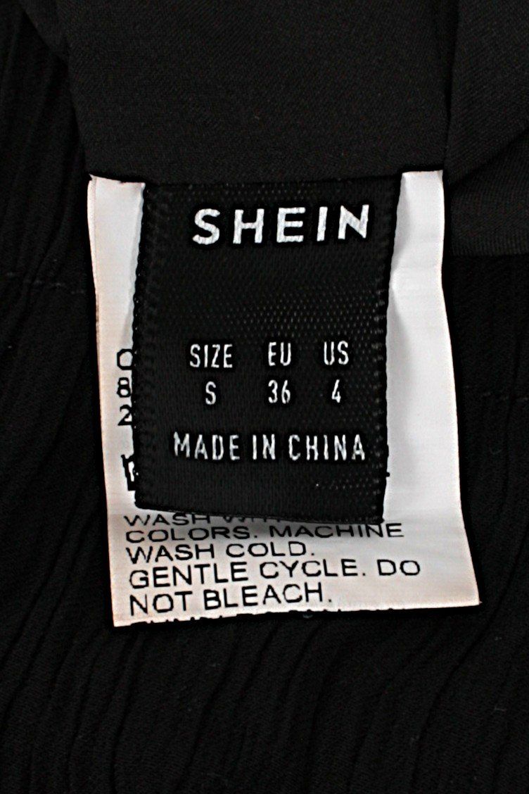Shein Pantaloni: SHEIN Shorts schwarz Gr. S – Usato da Zollikofen venduto da Restwert_Zollikofen 2