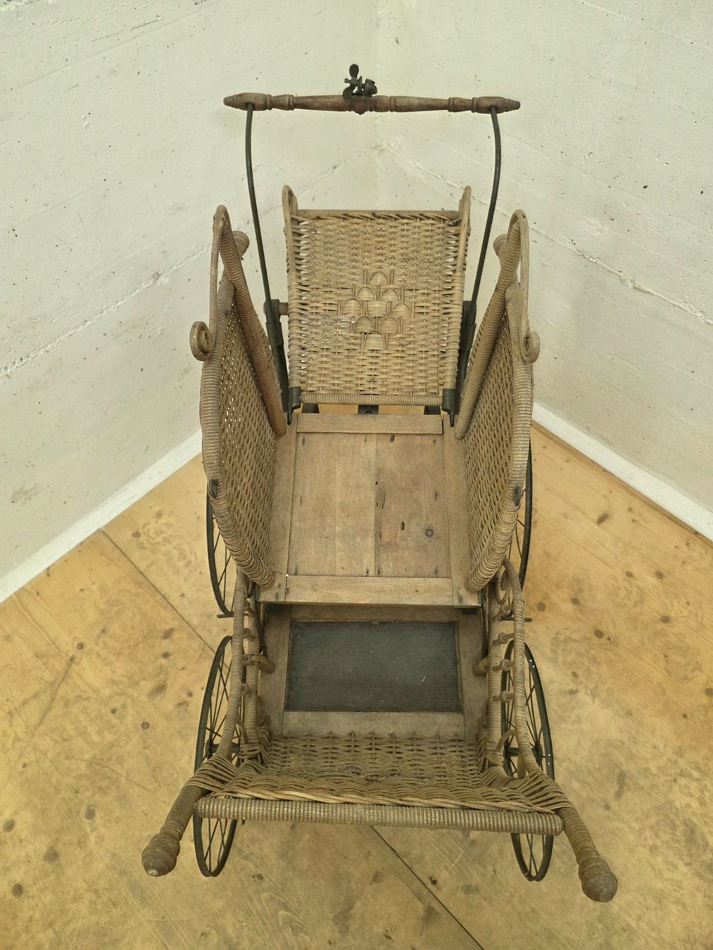 Carrozzine: Antiker Kinderwagen – Usato da Münchenbuchsee venduto da LuupBrocki 4