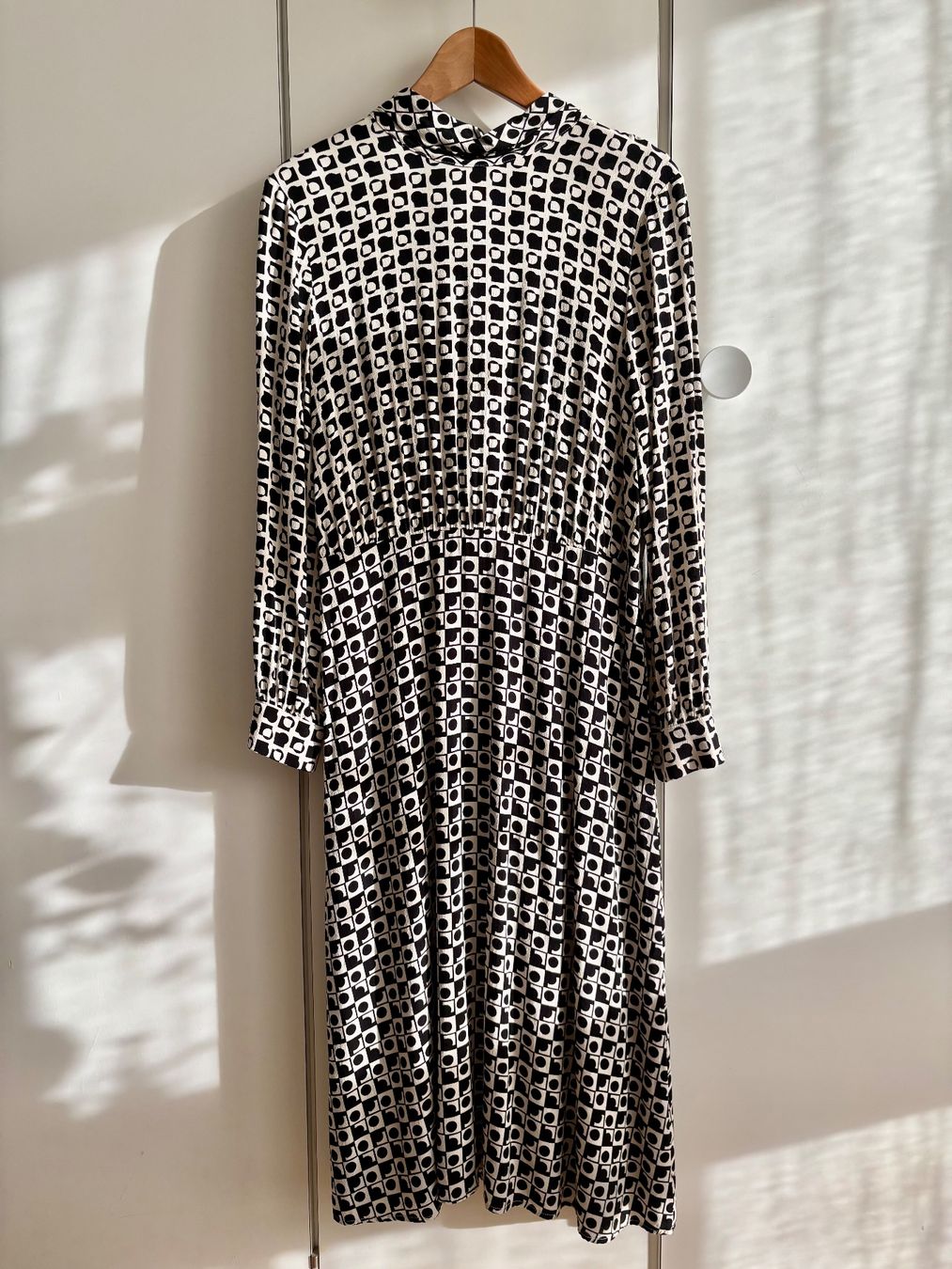 Esprit Vestiti: Langes Viskosekleid mit Unterkleid – Nuovo (secondo la descrizione) da Niederrohrdorf venduto da Madoqua