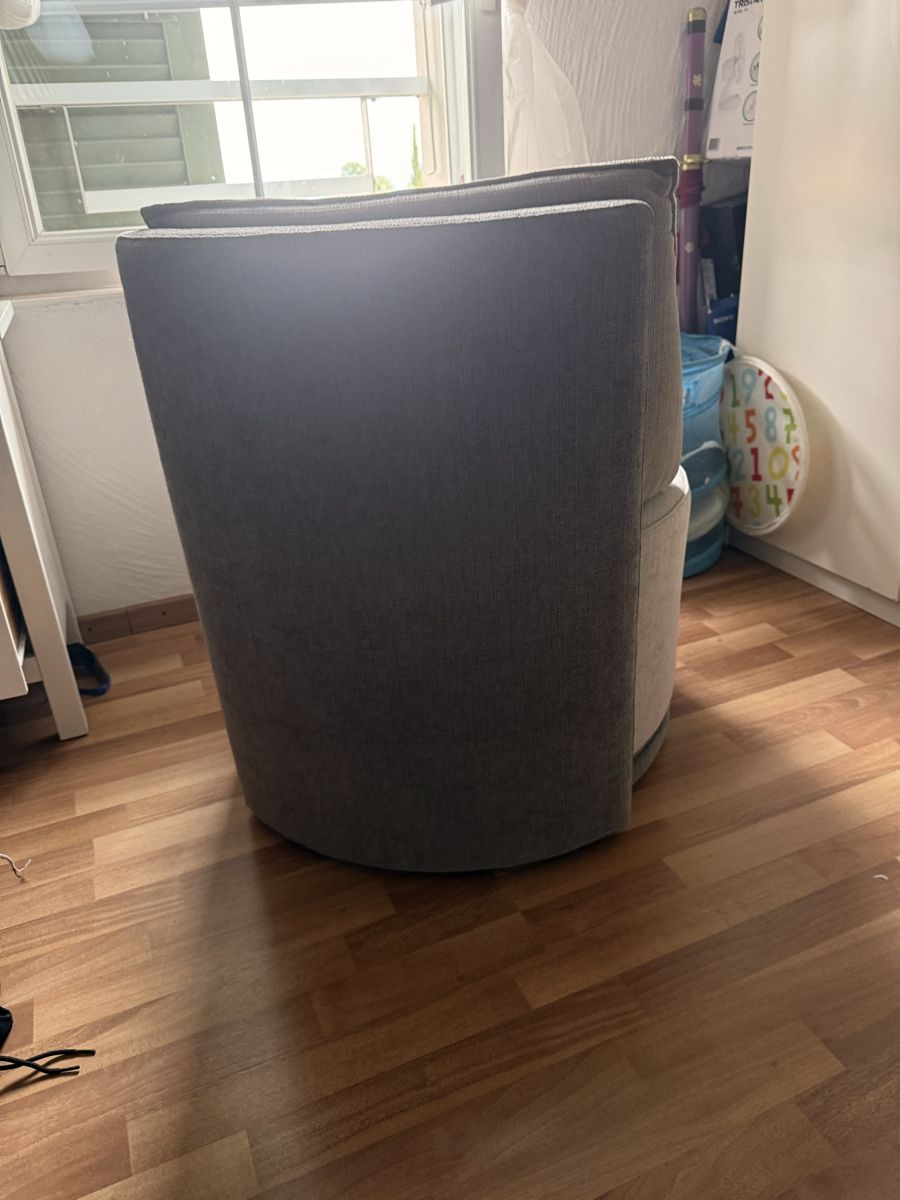 Poltrone: Fauteuil pivotant tissu gris bon état – Usato da Mont-sur-Rolle venduto da dapangzi1985 2