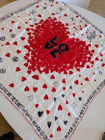 Seiden Tuch/ Schal mit Love/Peace 100% Seide