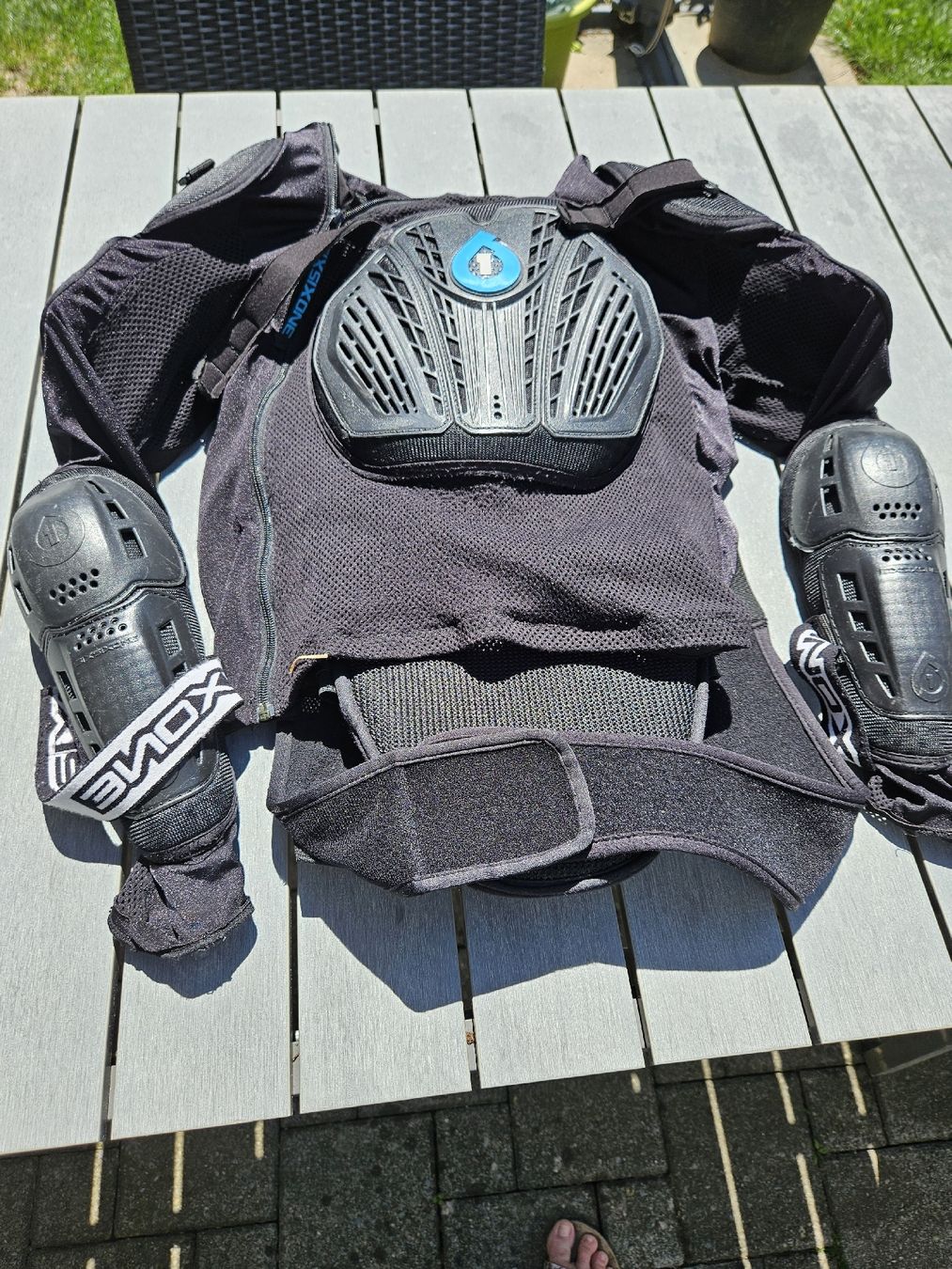 Schutz & Schoner: Protektorenjacke Sixsixone – Gebraucht aus Sins von Flash-man 1