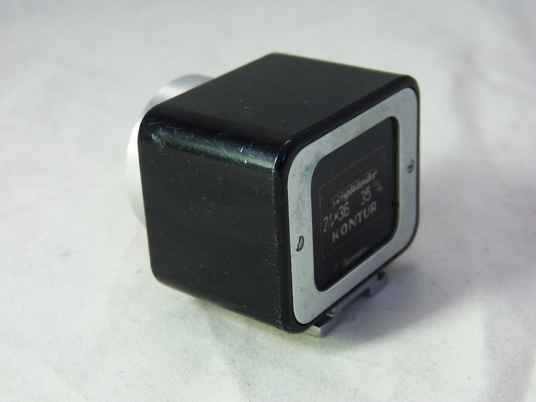 Cercatore Di Contorno Voigtländer 24x36 Con Custodia – Usato Per Fotocamere 35mm
