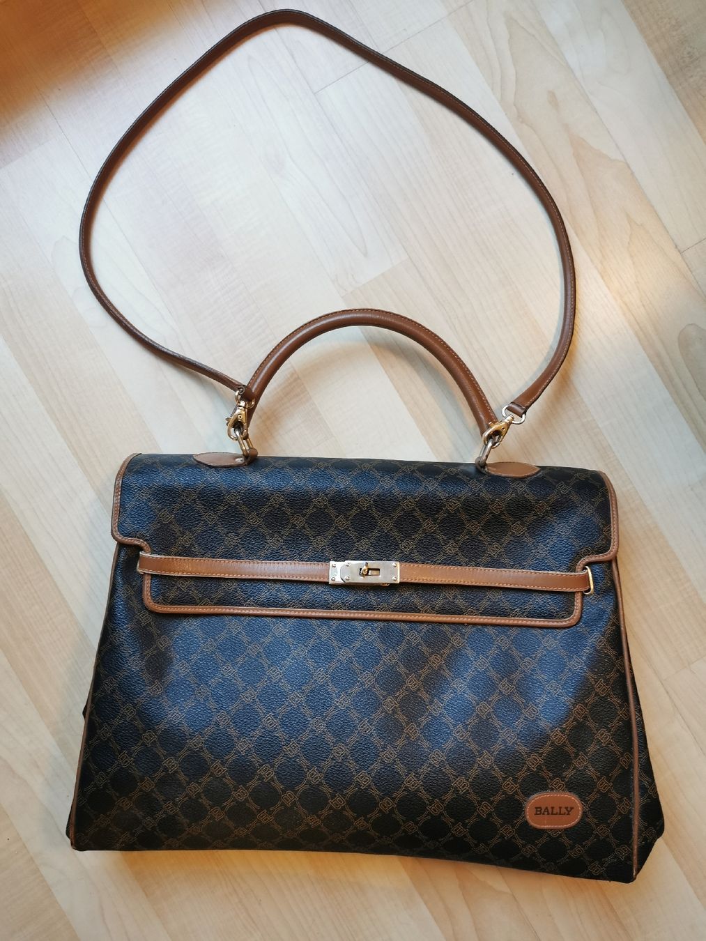 Bally Borse: wunderschöne grosse Vintage Bally Henkeltasche Leder – Usato da Zürich venduto da Hibiskus3