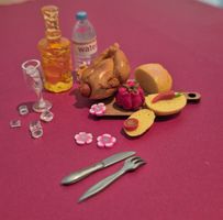 frittiertes Hähnchen mit viel Zubehör für Puppenhaus