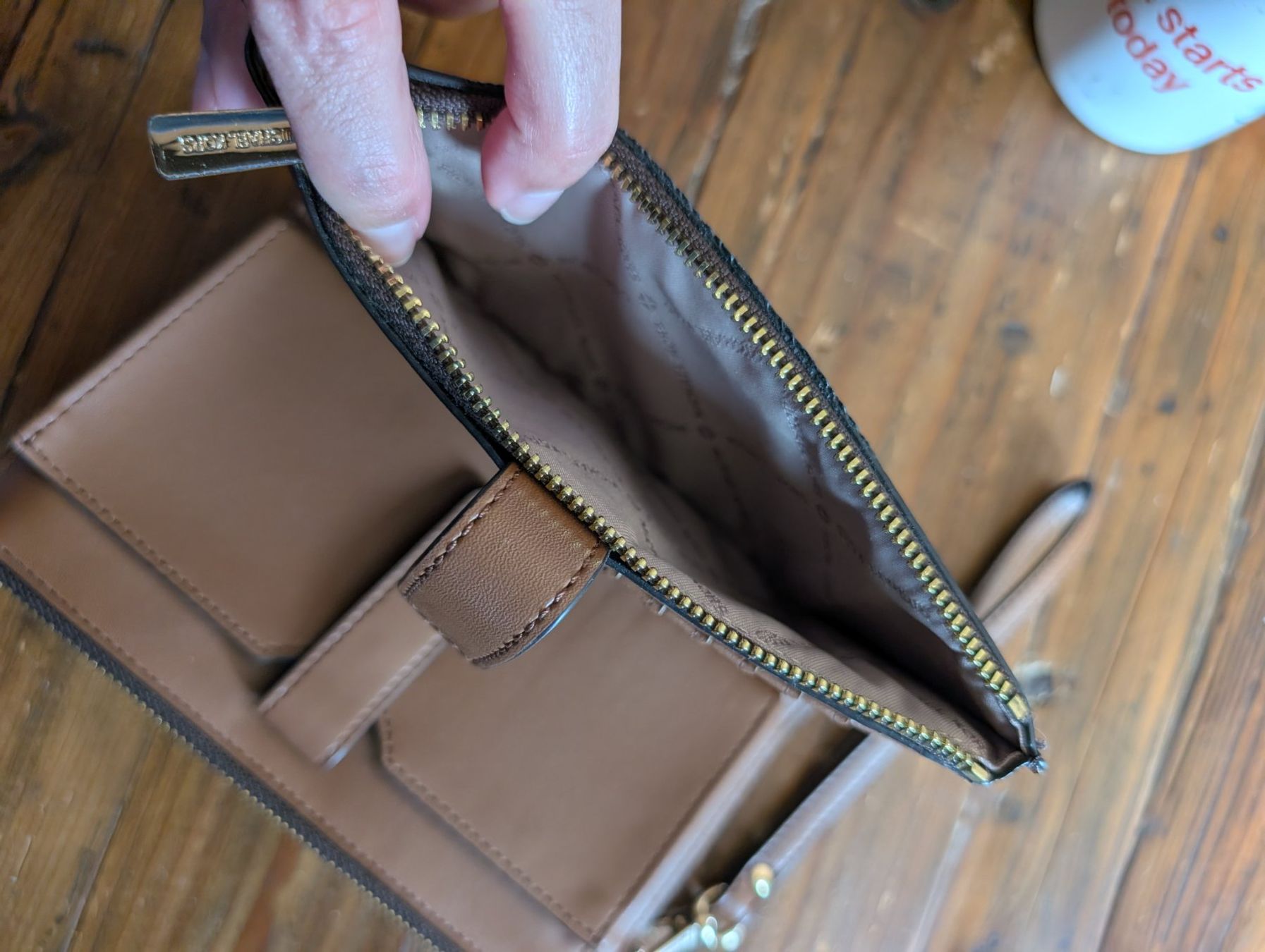 Michael Kors Portemonnaie: MICHAEL KORS porte-monnaie+ natel – Gebraucht aus Cheseaux-Lausanne von loscaptos 4