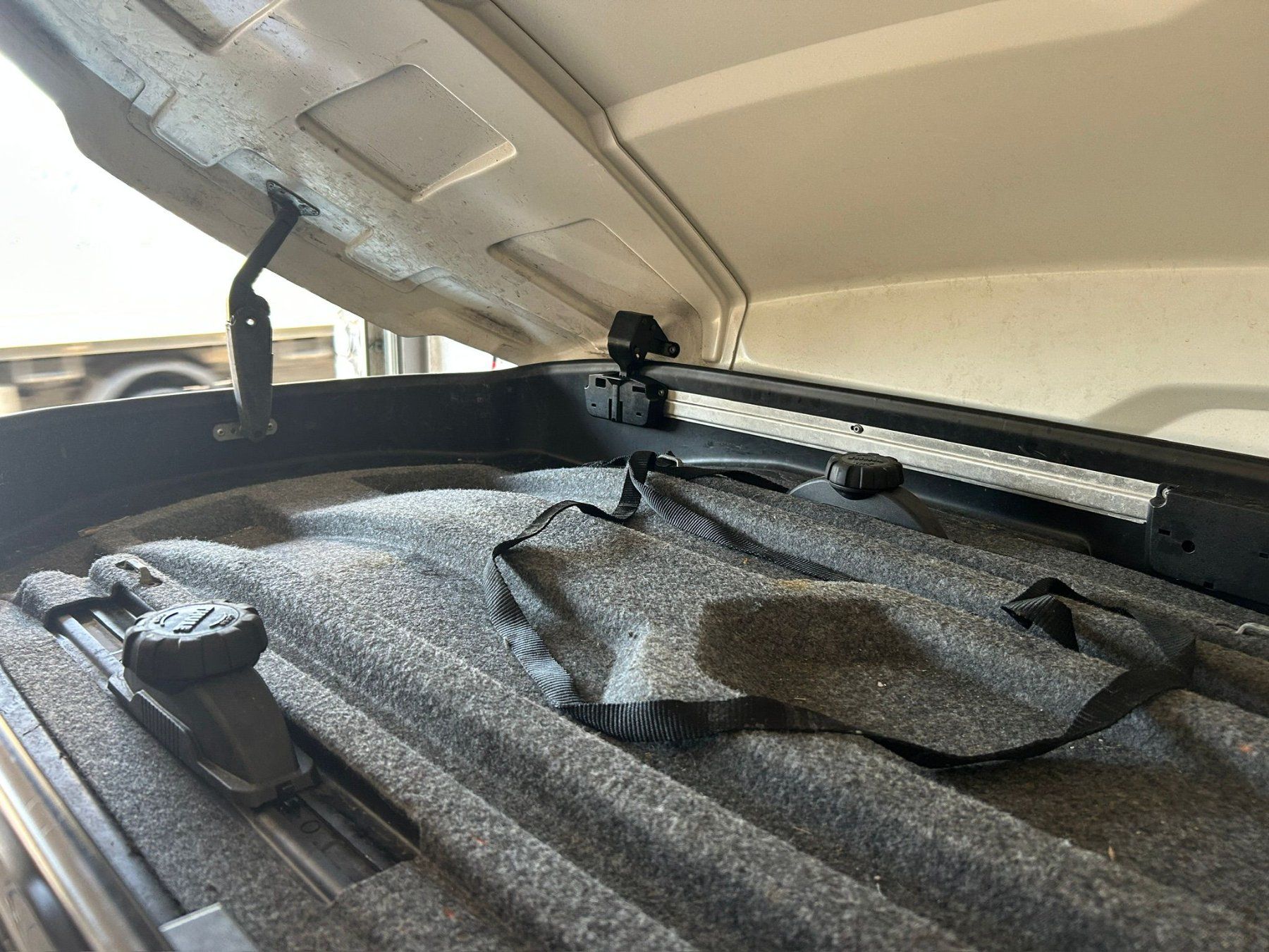 Thule Box da tetto: Thule Vector M Black Metallic Roof Box – Usato da Zug venduto da mck_vc2c 5